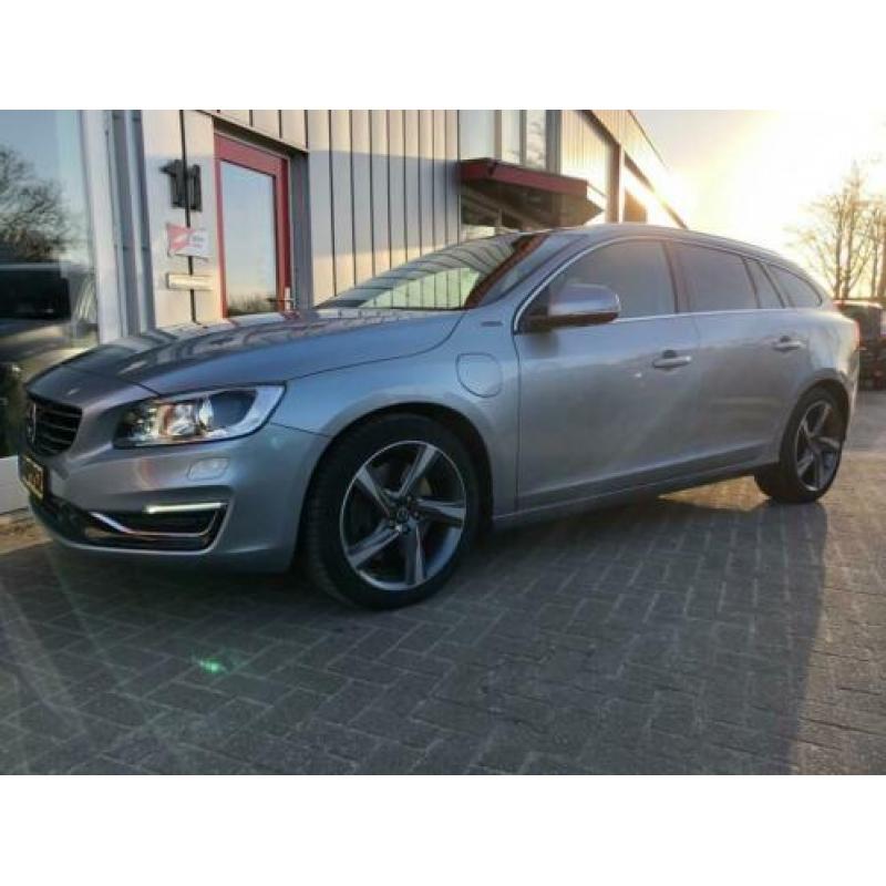 Volvo V60 2.4 D6 AWD Plug-In Hybrid Summum OpenDak/Leer/Xeno
