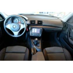 BMW 1 Serie 116i Business Line / NAVI / AIRCO / (bj 2007)
