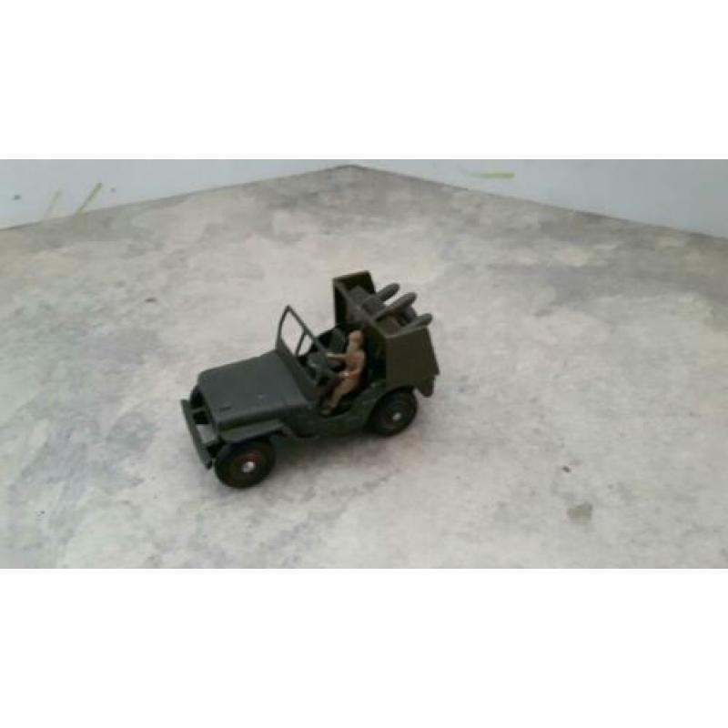Dinky toys 828 jeep missile launcher