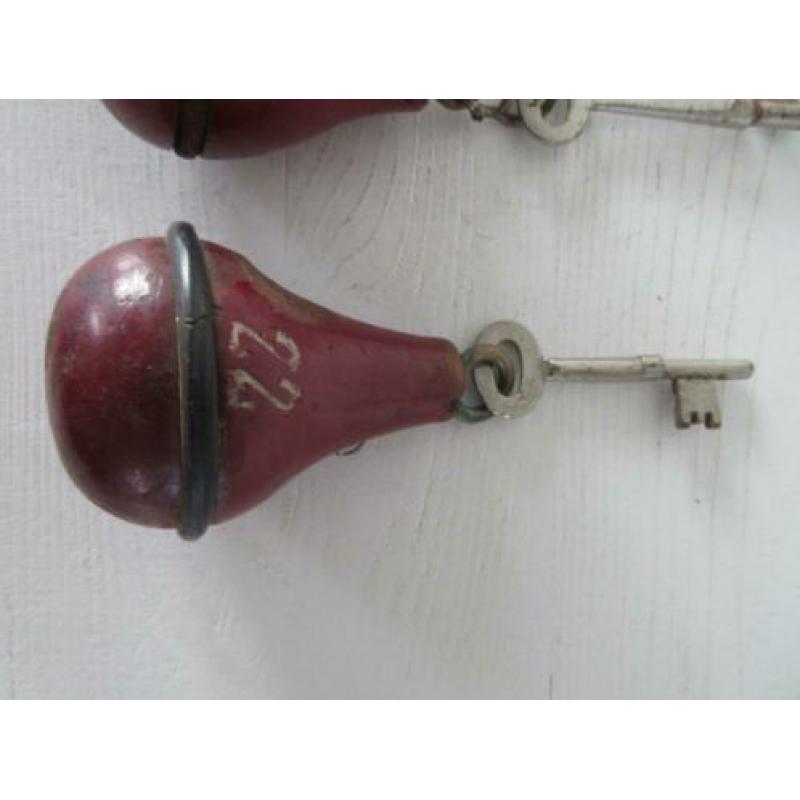 Vintage sleutels hanger Bioscoop Koning van Engeland Hulst