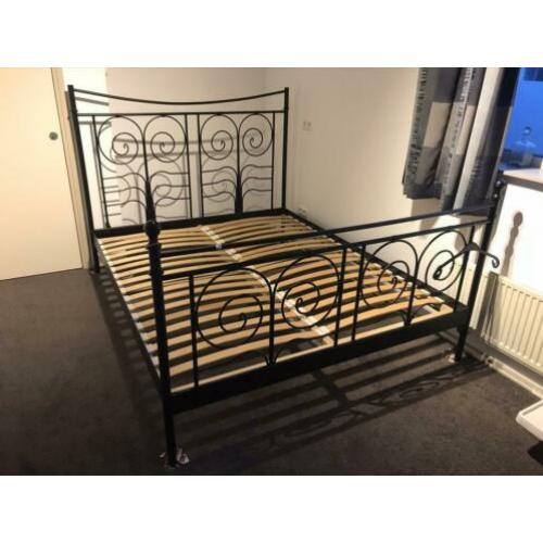 2 persoonsbed met lattenbodem 200x160