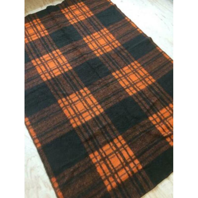 vintage oranje zwarte wollen geblokte deken | van Wijk