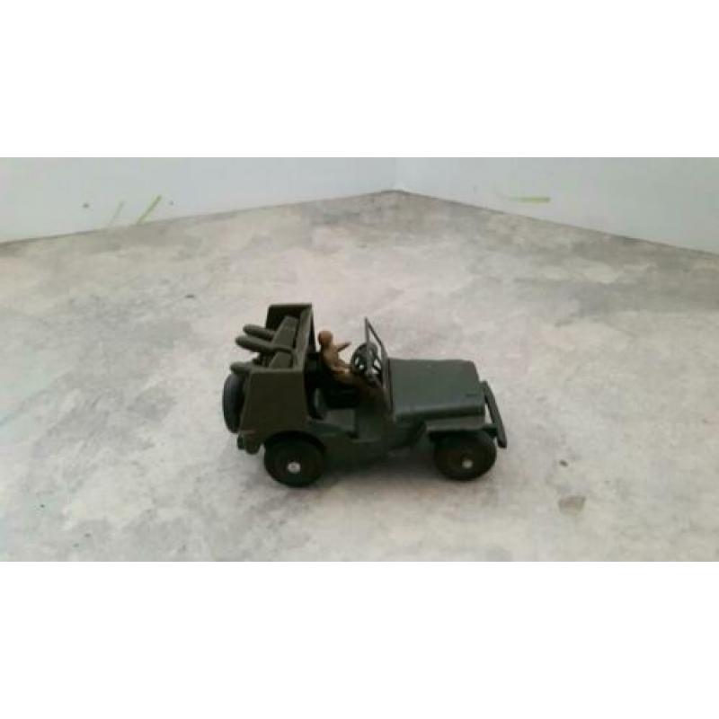 Dinky toys 828 jeep missile launcher