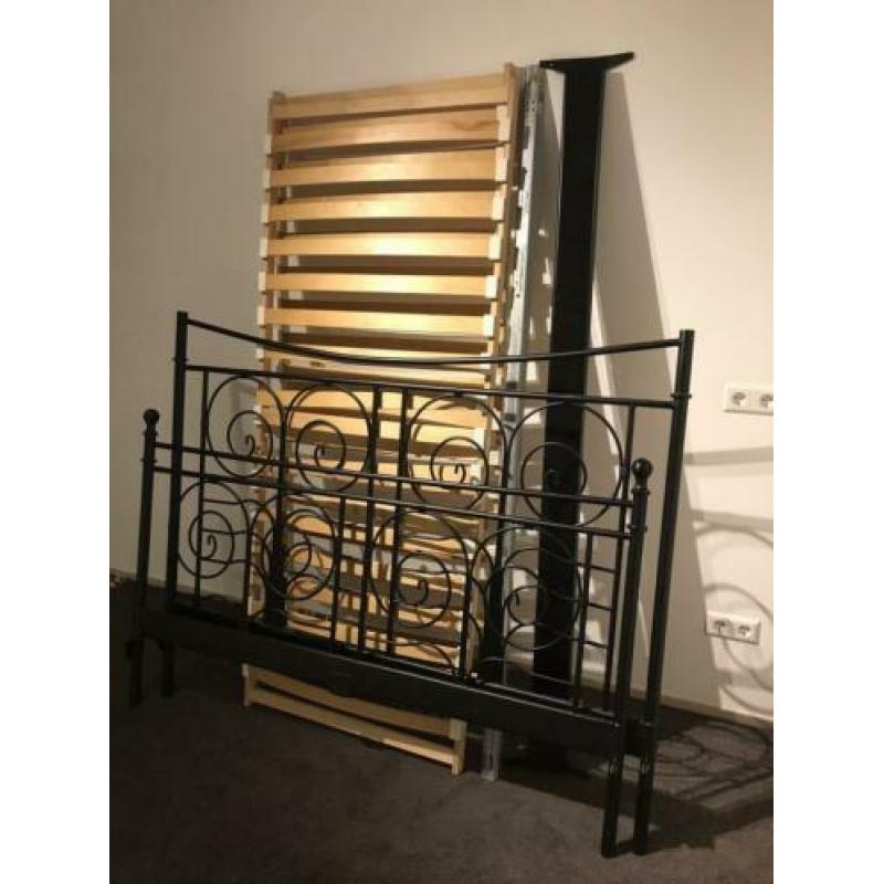 2 persoonsbed met lattenbodem 200x160