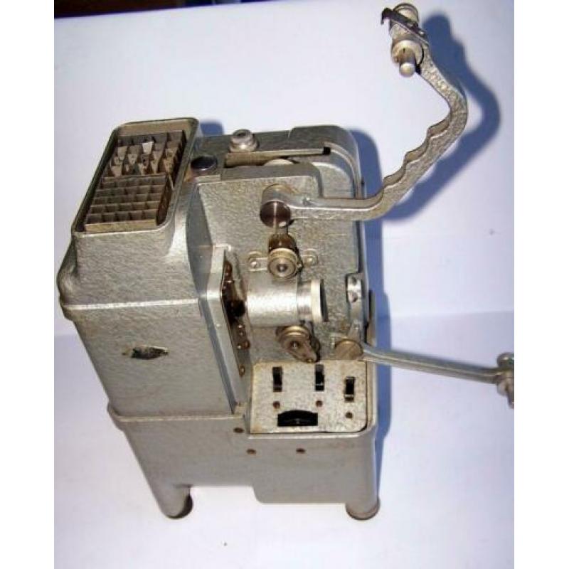 Antieke 8mm filmprojector Dekko model 118.