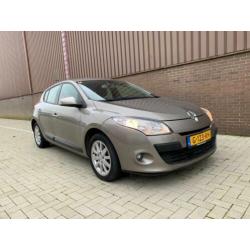 Renault Mégane 2.0 Dynamique Automaat Navi 91.000 2009
