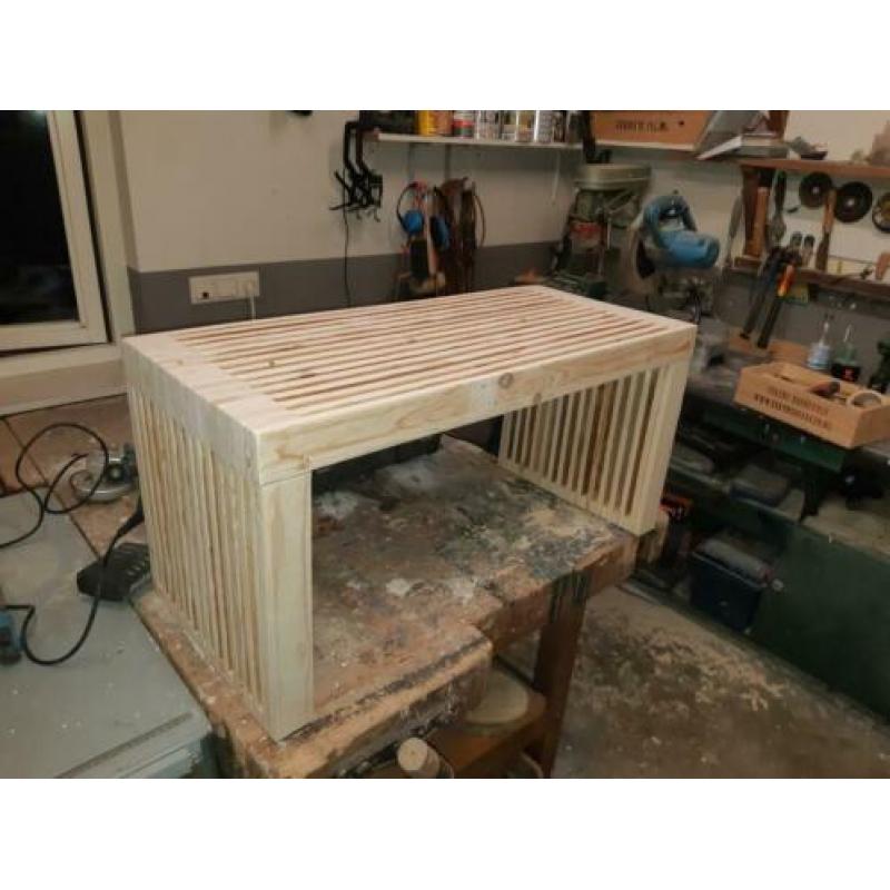 Bankje voor in huis of op terras.