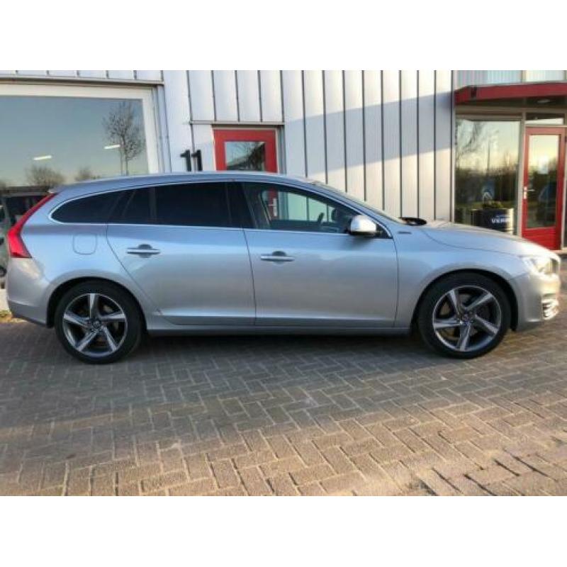 Volvo V60 2.4 D6 AWD Plug-In Hybrid Summum OpenDak/Leer/Xeno