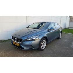 Volvo V40 2.0 D3 Momentum /Navi/Clima