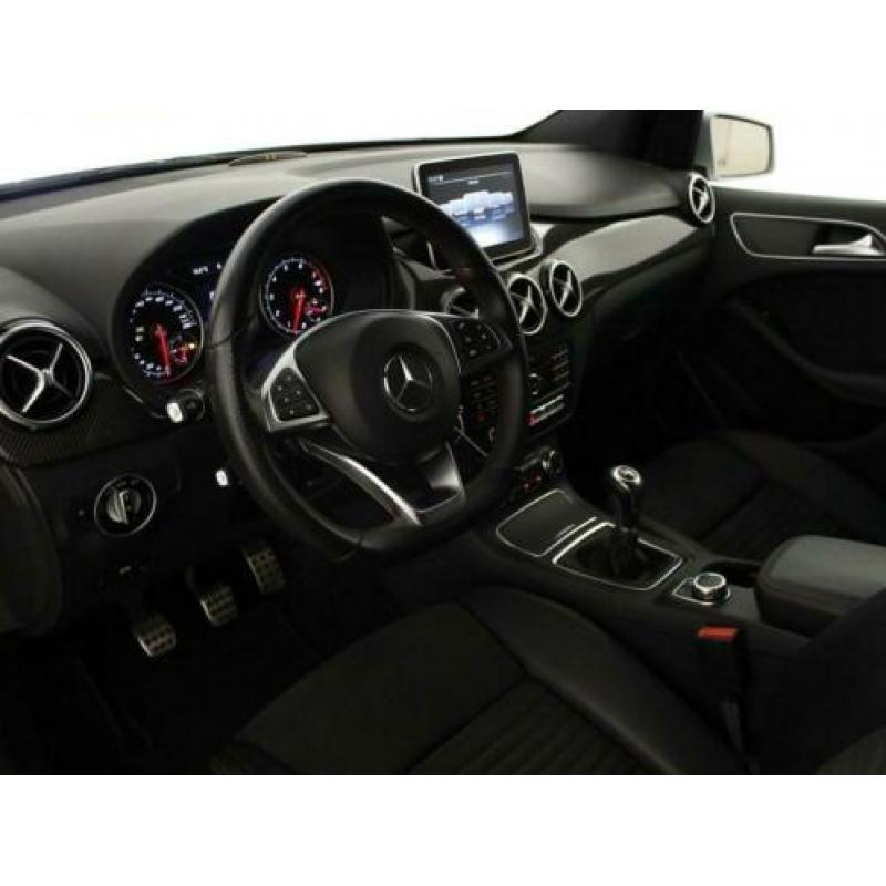 Mercedes-Benz B-Klasse 200 AMG Trekhaak | Navigatie | AMG st