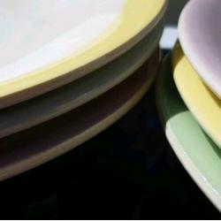 Brocante grote borden pastel geel groen paars blauw Boch 6X
