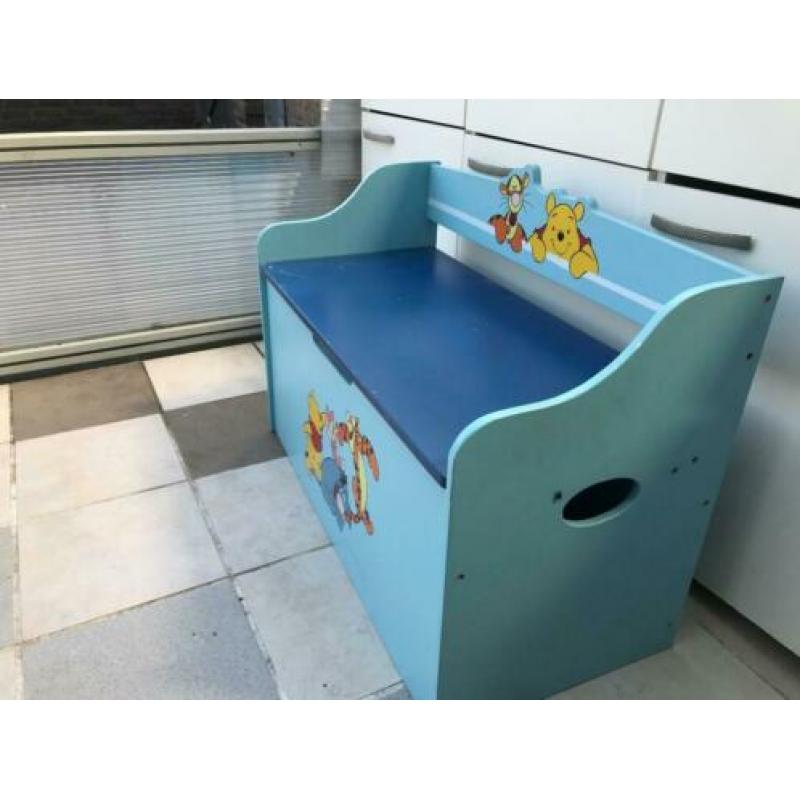 Winnie the pooh Kindertafel en zitbank met opbergkast