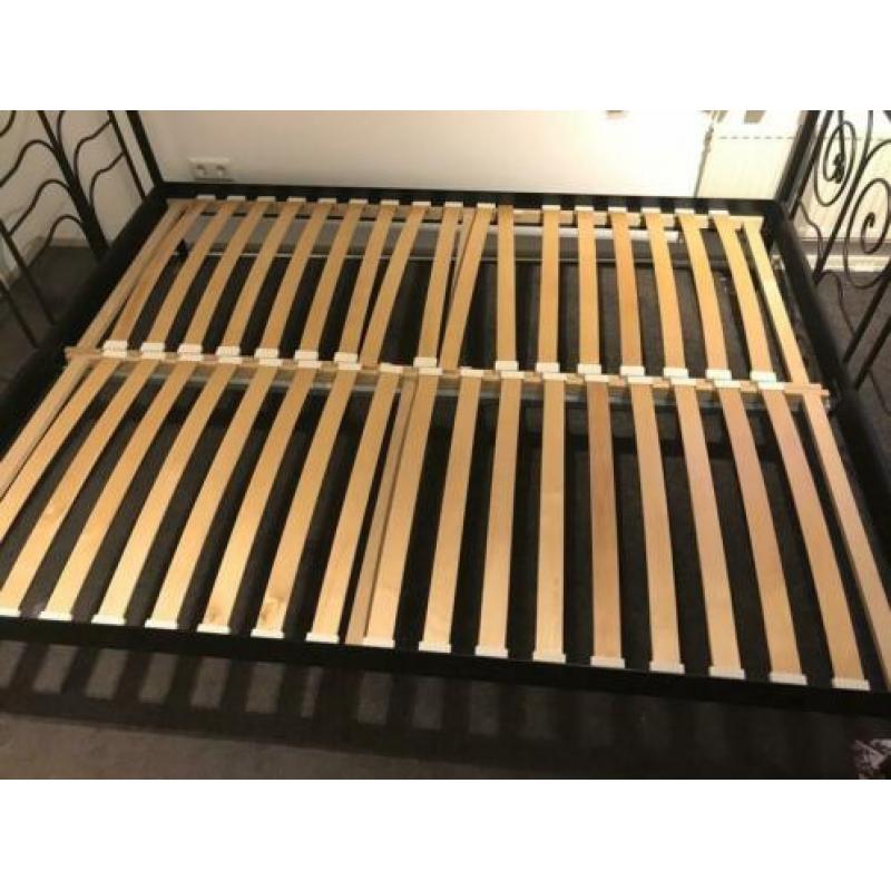 2 persoonsbed met lattenbodem 200x160