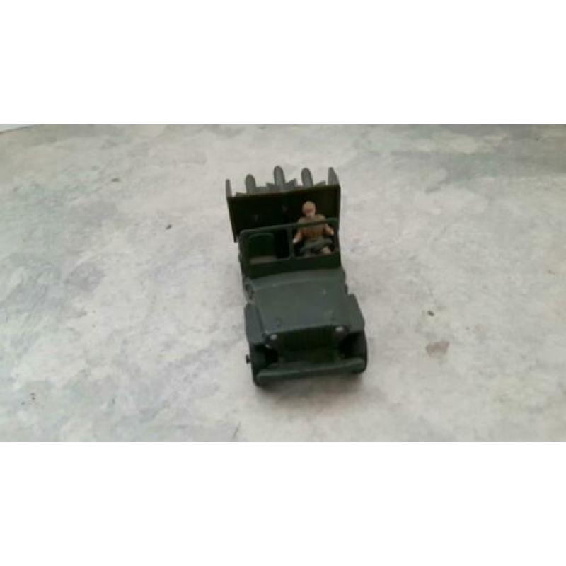 Dinky toys 828 jeep missile launcher