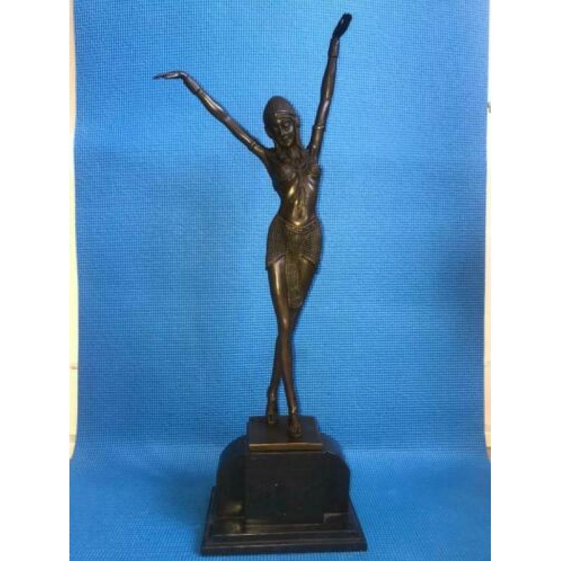 Bronzen beeld Art Deco style naar Chiparus. Verzenden gratis