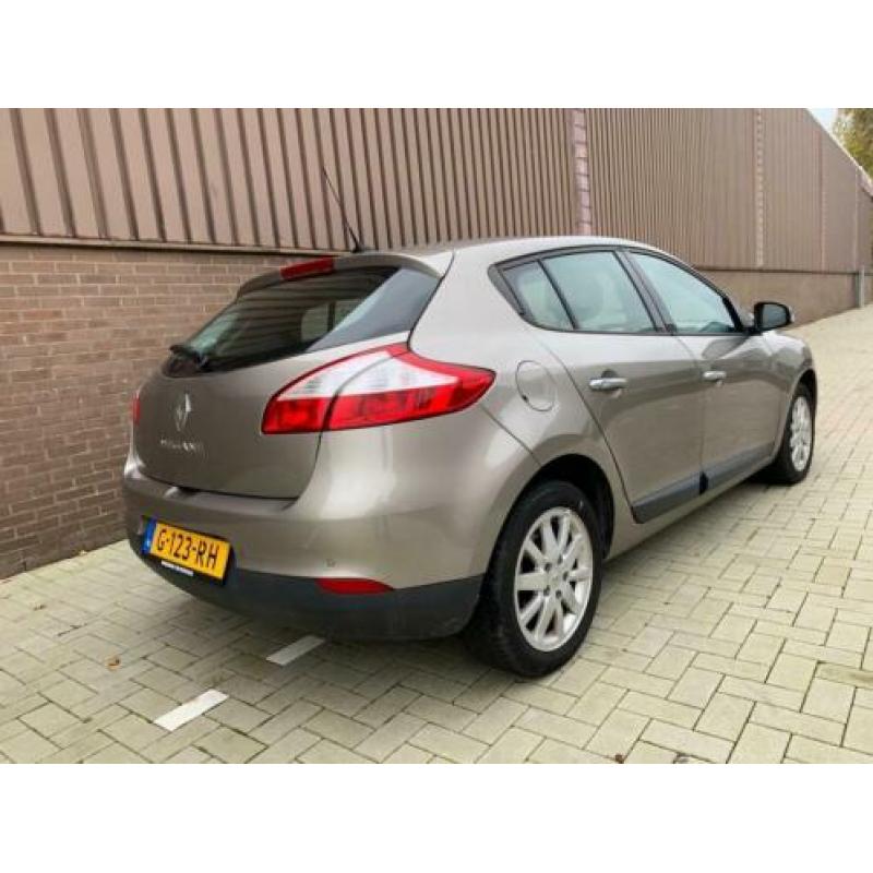 Renault Mégane 2.0 Dynamique Automaat Navi 91.000 2009