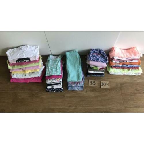 98 - 104 meisjes lente kleding. Jas broek t-shirt rok €1 pst