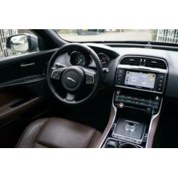 Jaguar XE 2.0 Portfolio Autom 241 PK Xenon Leder Navi Clima