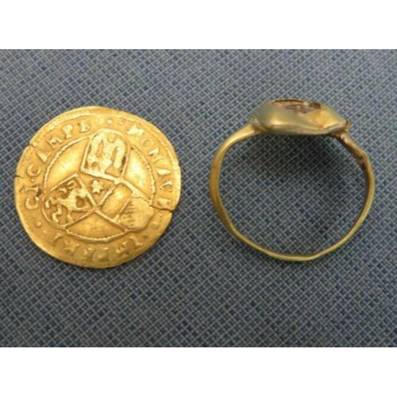 Middeleeuwen - Gouden ring - 14e eeuw bodemvondst