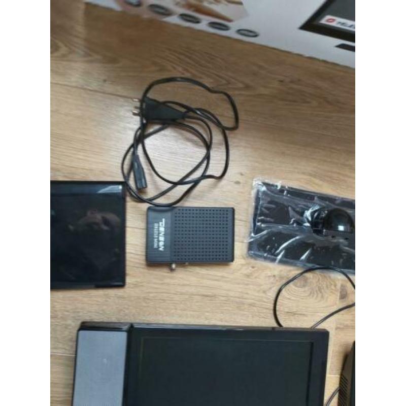 2 Tv's voor op de boot. 12 volt