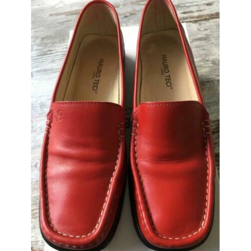 Twee paar leren dames schoenen maat 36