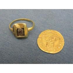 Middeleeuwen - Gouden ring - 14e eeuw bodemvondst