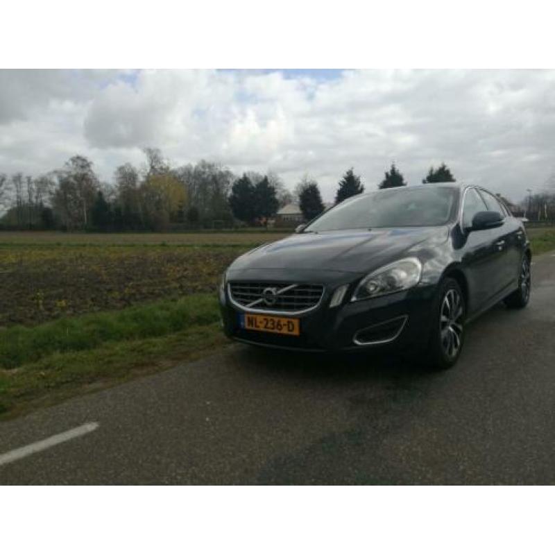 Volvo S60 2.0 D3 Summum 2010 Grijs