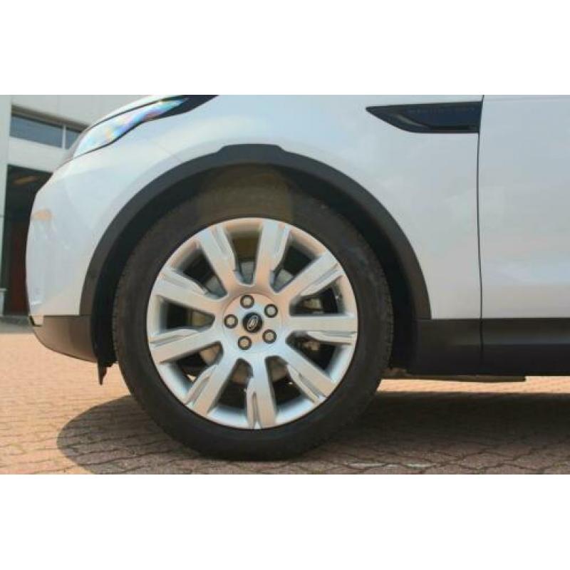 LAND ROVER Discovery HSE LUXURY 7 PERSOONS