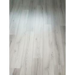 Kliklaminaat kasteel eik grijs 10 m2 met ondervloer