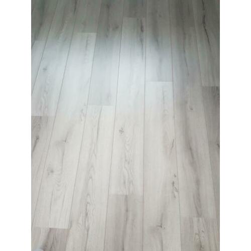 Kliklaminaat kasteel eik grijs 10 m2 met ondervloer