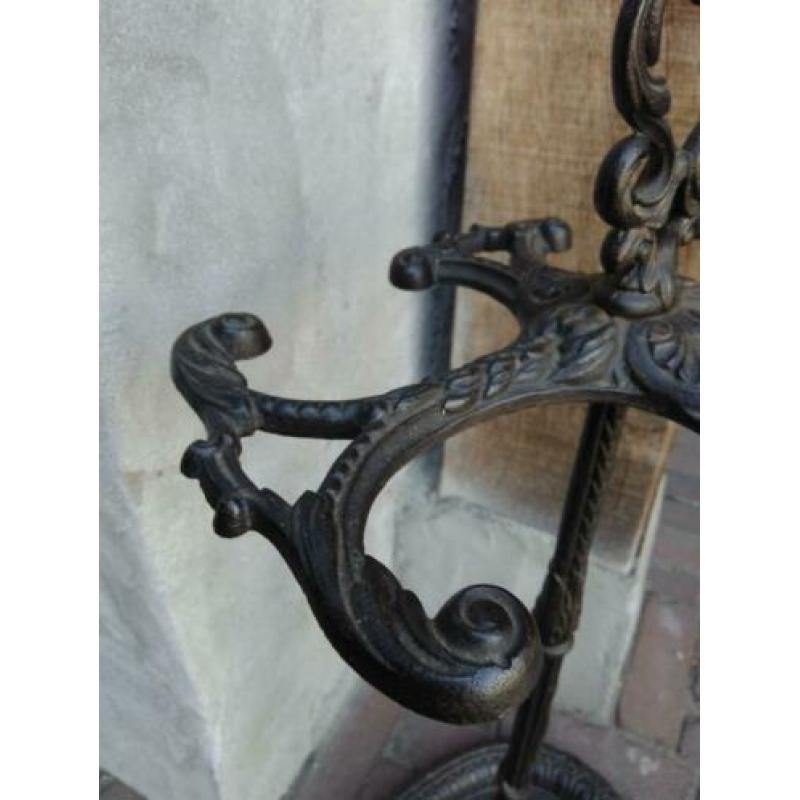 Oude brocante gietijzeren paraplubak haardsethouder *Etage3*