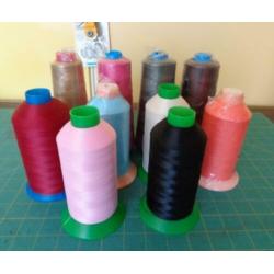 10 giga grote klos garen (10.000mtr) oa Gutermann 20,00