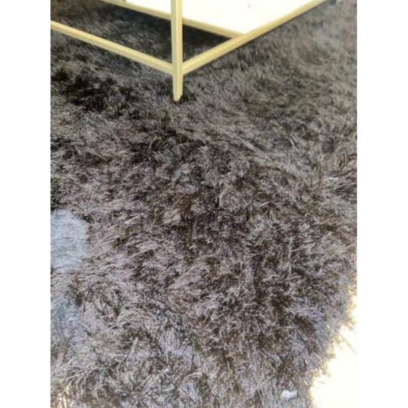Zwartbruinige vloerkleed 175x240