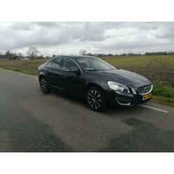 Volvo S60 2.0 D3 Summum 2010 Grijs