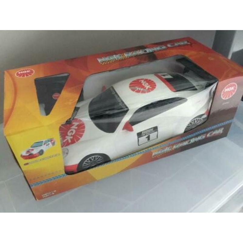Mooie radiografische Auto 1:10. ( 50 cm )