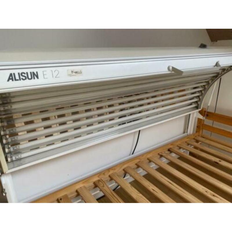 Zonnebank/hemel met bed