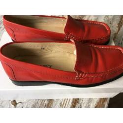 Twee paar leren dames schoenen maat 36