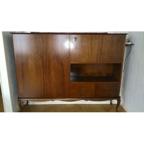 Notenhouten Queen Ann dressoir / servieskast / buffetkast