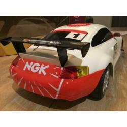 Mooie radiografische Auto 1:10. ( 50 cm )