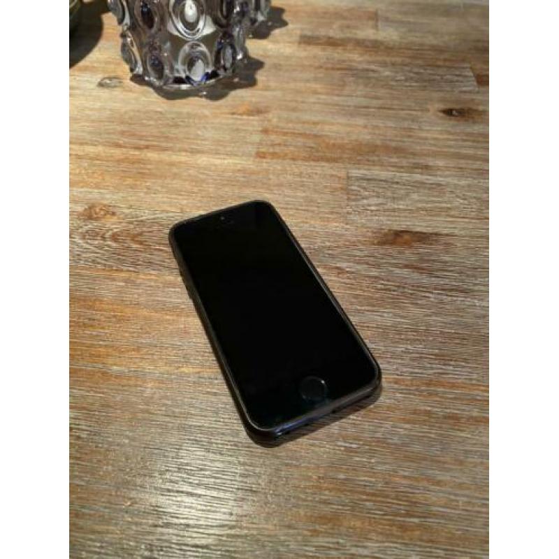 Te koop iPhone SE 16GB voor maar 50,-