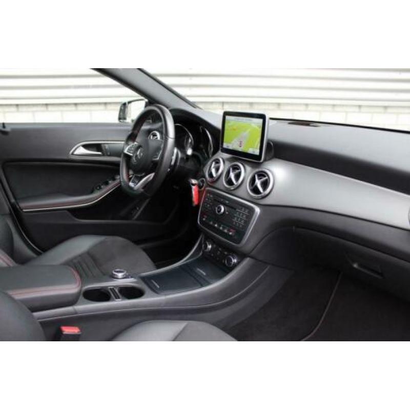 Mercedes-Benz CLA-Klasse 180 Aut7 AMG-Pakket Night-Pakket Na