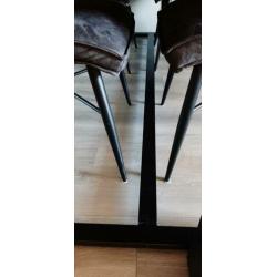Mooie mangohouten eettafel