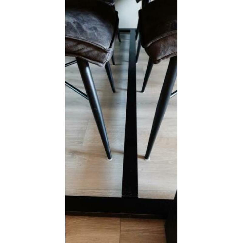 Mooie mangohouten eettafel