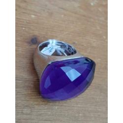 Zilveren ring Paarse geslepen steen Maat 17 3/4