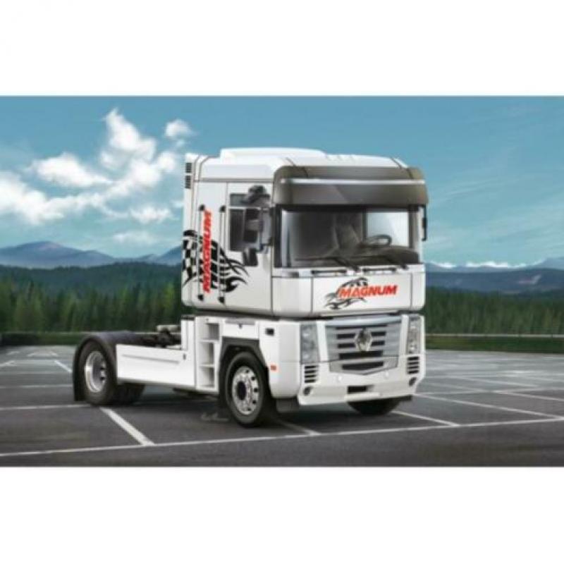 Italeri 3941 Renault AE500 Magnum (2001)