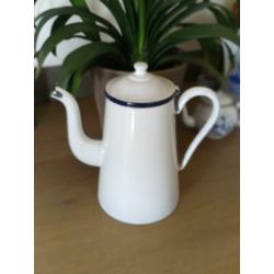 Wit emaille koffiepot 2