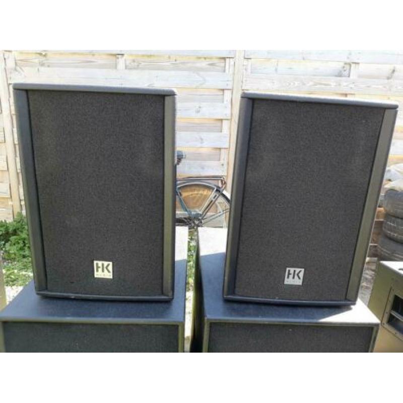 2x HK PR:O 12 speakers.
