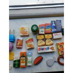 Vintage houten kruidenierswinkel met veel boodschappen