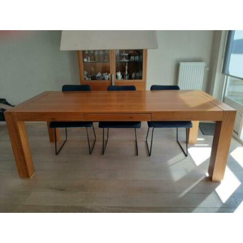 Eettafel notenhout 6 persoons