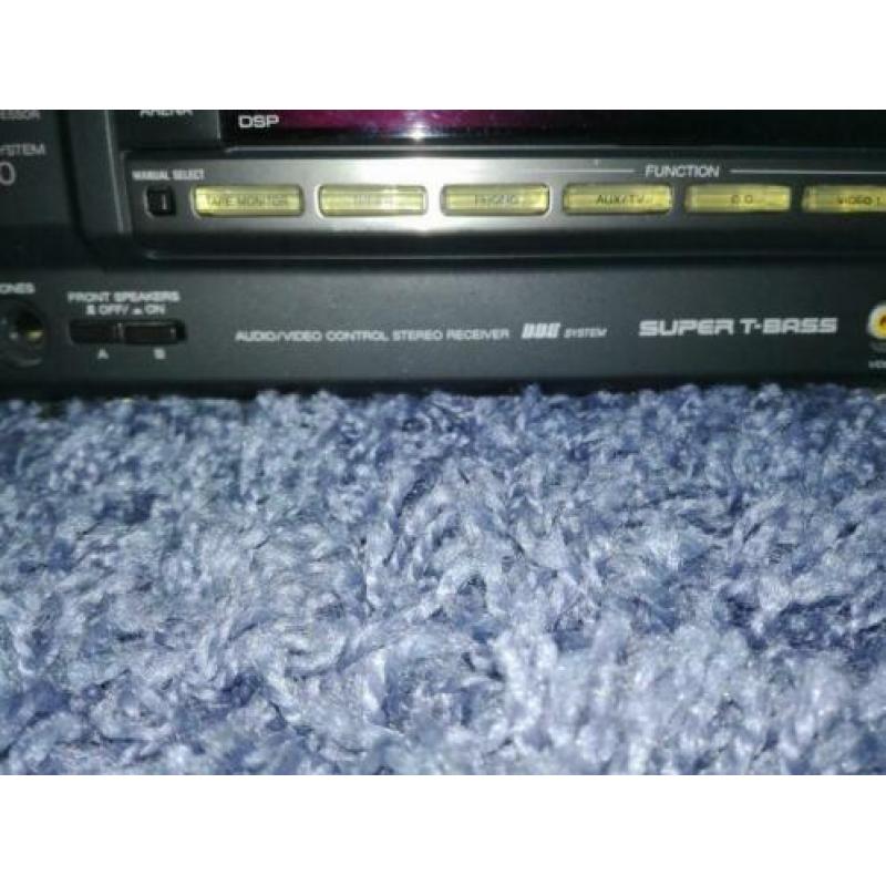 Te koop nette radio tuner van Aiwa met afstandsbediening